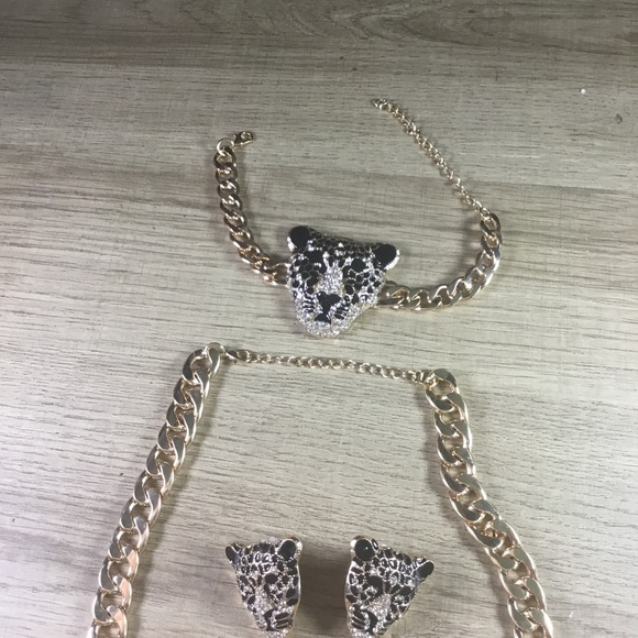 Gold and Black Leopard  Rhinestone Jewelry Earring Necklace Set - Picture 6 of 9